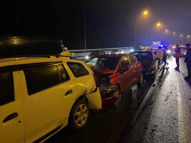 Zincirleme kazada 5 kişi yaralandı