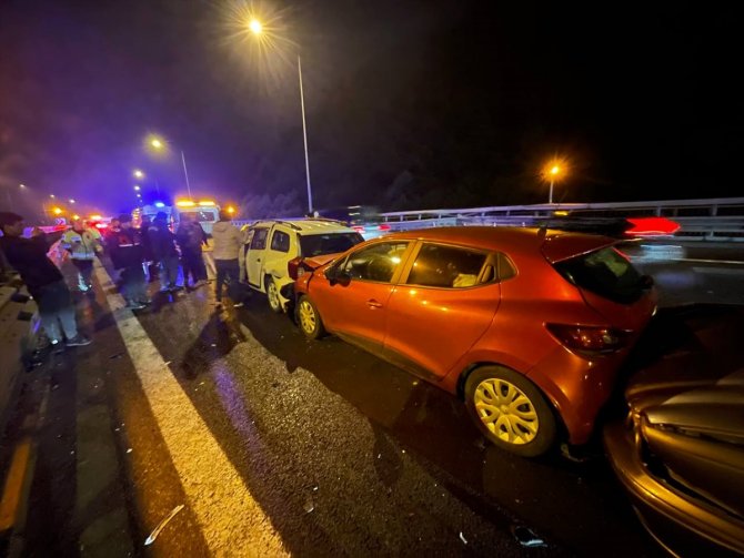 Zincirleme kazada 5 kişi yaralandı