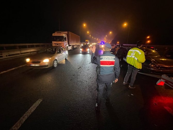 Zincirleme kazada 5 kişi yaralandı