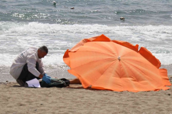 Denize giren Norveç uyruklu turist hayatını kaybetti, yakınları gözyaşlarına boğuldu