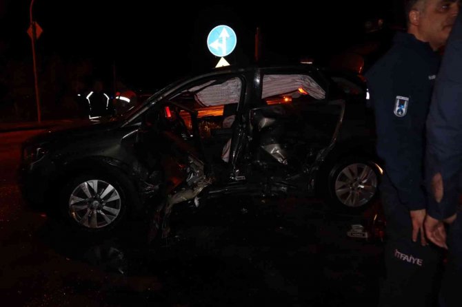 Düğün dönüşü kaza: 2’si ağır 8 kişi yaralı