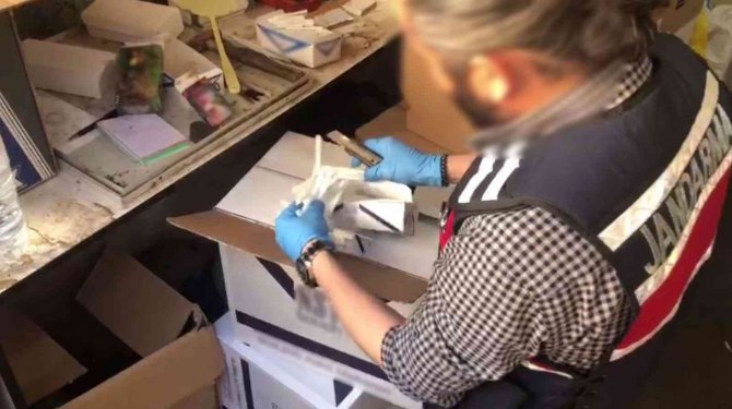 Jandarma’dan kaçak sigara operasyonu
