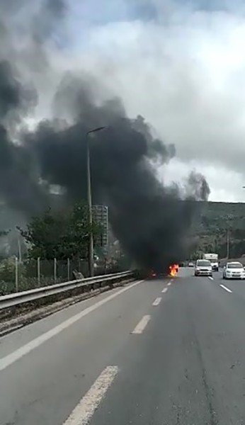 Kanser hastası eşini hastaneye götürüyordu, aracı alev topuna döndü