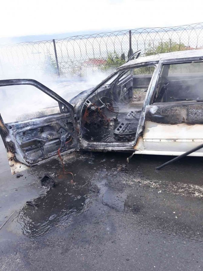 Kanser hastası eşini hastaneye götürüyordu, aracı alev topuna döndü