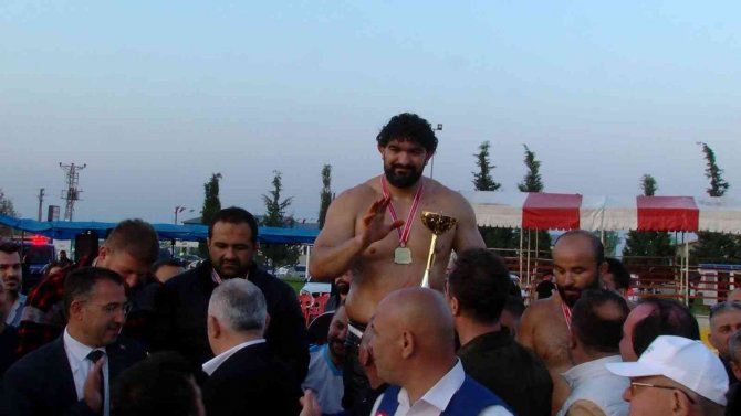 Konyalı pehlivan başpehlivan oldu