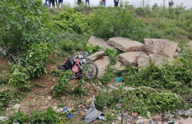 Otomobil ile motosiklet çarpıştı: 1 ölü, 1 yaralı