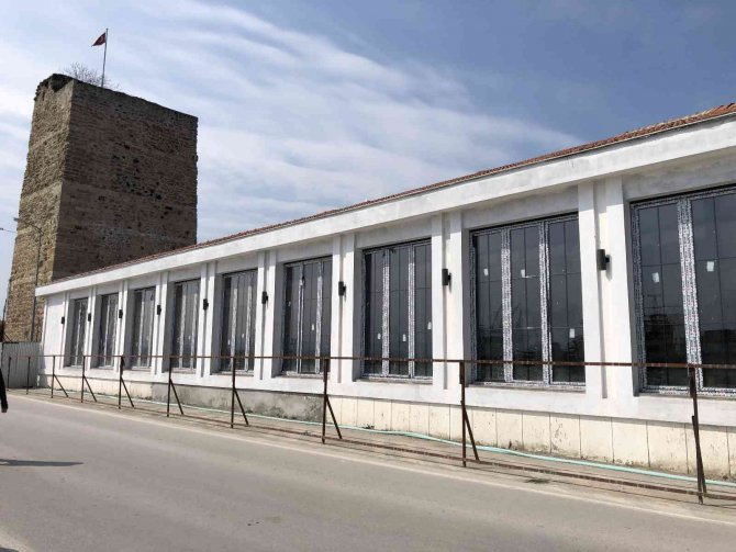 Tarihi Buzhane binası restorasyonunda sona gelindi