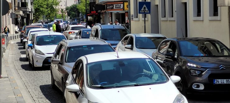 Tatilcilerin dönüş yoğunluğu yaşanıyor