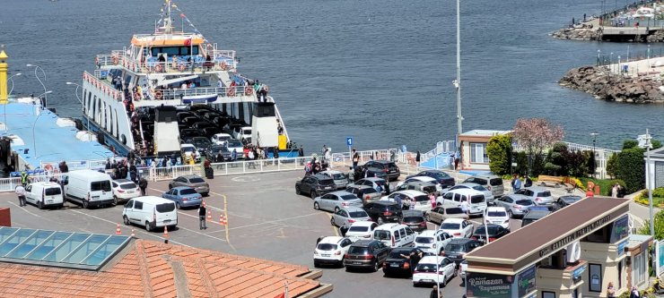Tatilcilerin dönüş yoğunluğu yaşanıyor