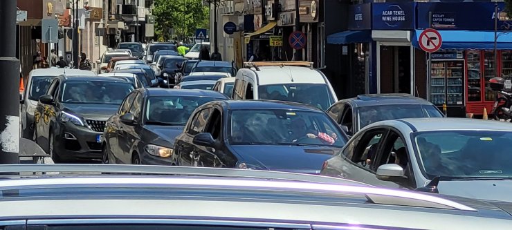 Tatilcilerin dönüş yoğunluğu yaşanıyor