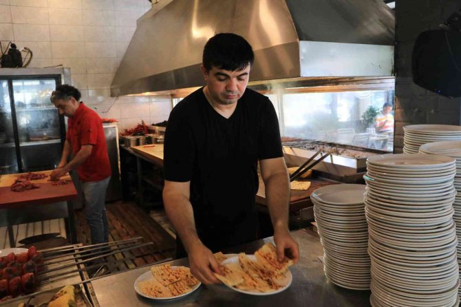 Turizm sezonu açıldı, işletmelerin eleman sıkıntıları başladı