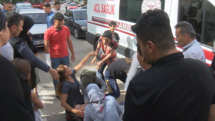 Yangın çıkan evdeki 2 çocuğu, komşular kurtardı