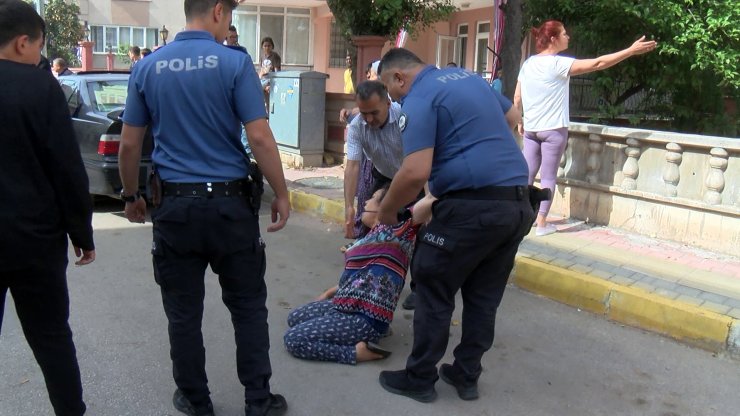 Yangın çıkan evdeki 2 çocuğu, komşular kurtardı