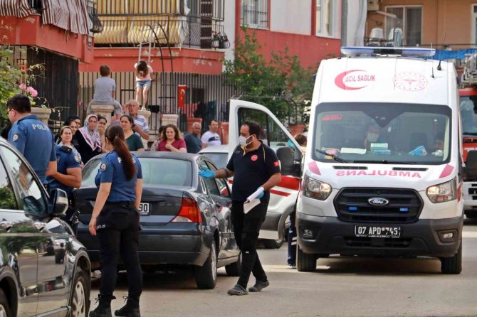 Yangında 2 çocuğu dumandan etkilenen anne gözyaşlarını tutamadı