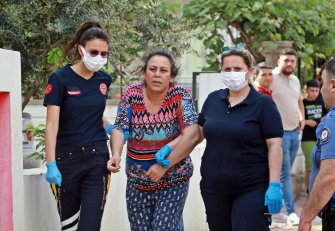 Yangında 2 çocuğu dumandan etkilenen anne gözyaşlarını tutamadı