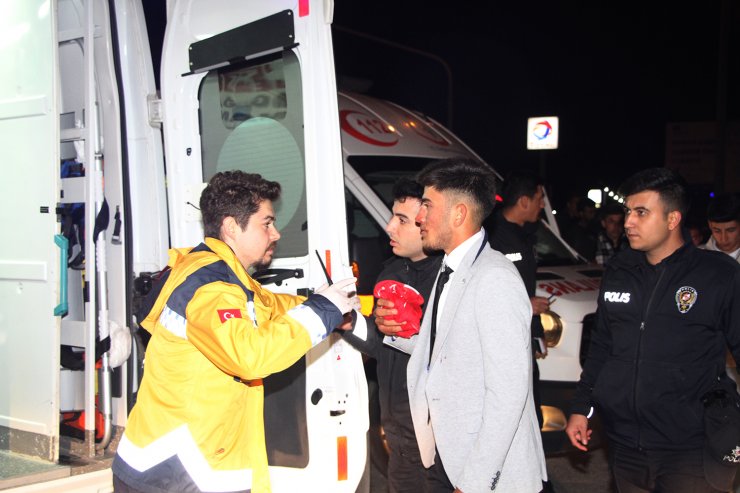 Asker eğlencesinden dönen gençler kaza yaptı: 6 yaralı