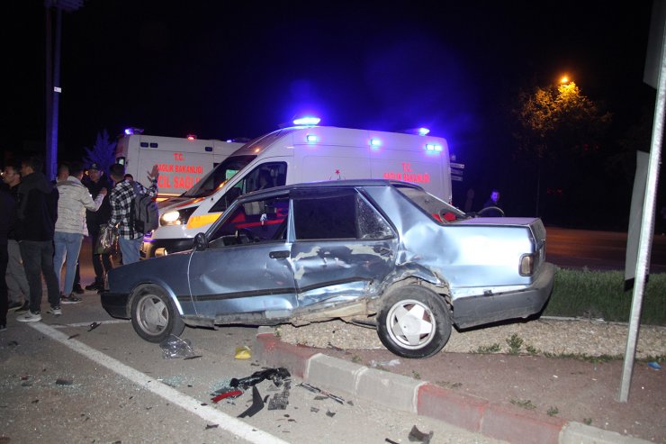 Asker eğlencesinden dönen gençler kaza yaptı: 6 yaralı