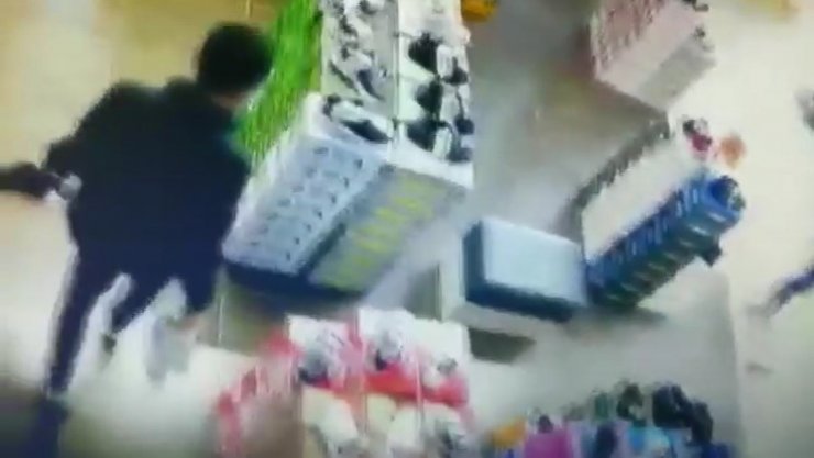 Ayakkabı çaldığı AVM'ye tekrar gelince yakalandı