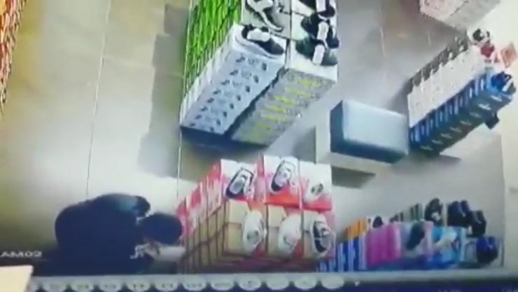 Ayakkabı çaldığı AVM'ye tekrar gelince yakalandı