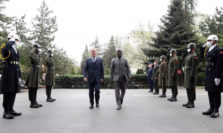 Bakan Akar, Liberyalı mevkidaşıyla bir araya geldi