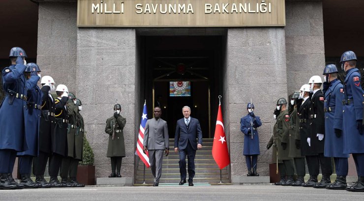 Bakan Akar, Liberyalı mevkidaşıyla bir araya geldi
