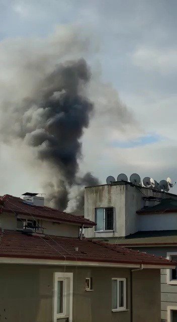 Çatı yangını paniğe neden oldu