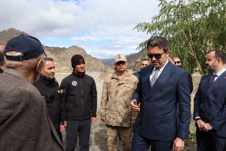 Çaya uçan otomobilde kaybolan babayı arama çalışmalarında 7'nci gün