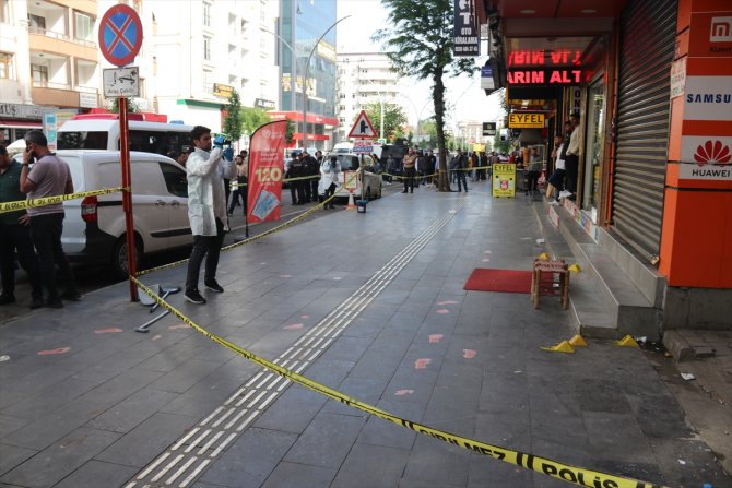 İş yerine düzenlenen silahlı saldırıda 2 kişi yaralandı