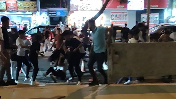 İki Suriyeli grup arasında kavga kamerada