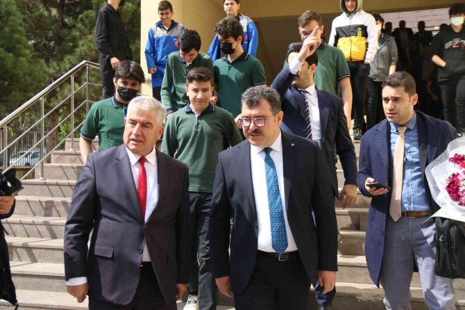 İlk yerli ve milli gözlem uydusu İmece 2023’te fırlatılacak