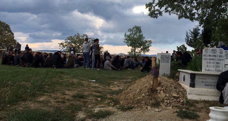 Kazada hayatını kaybeden küçük Eymen memleketi Kütahya'da toprağa verildi