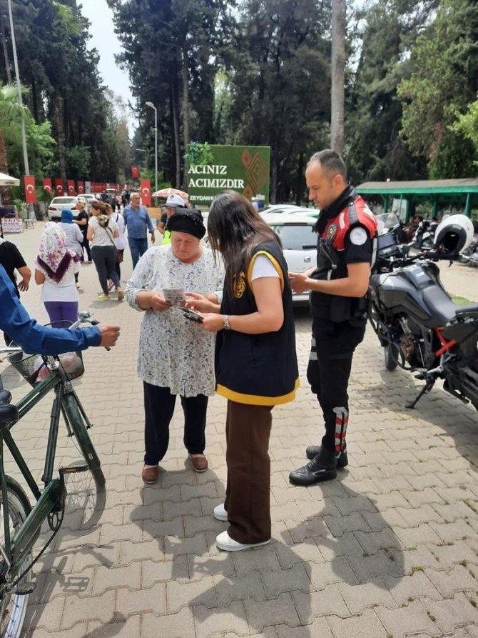 Mezarlıkta, AVM’de, sokakta, yurtta KADES bilgilendirmesi