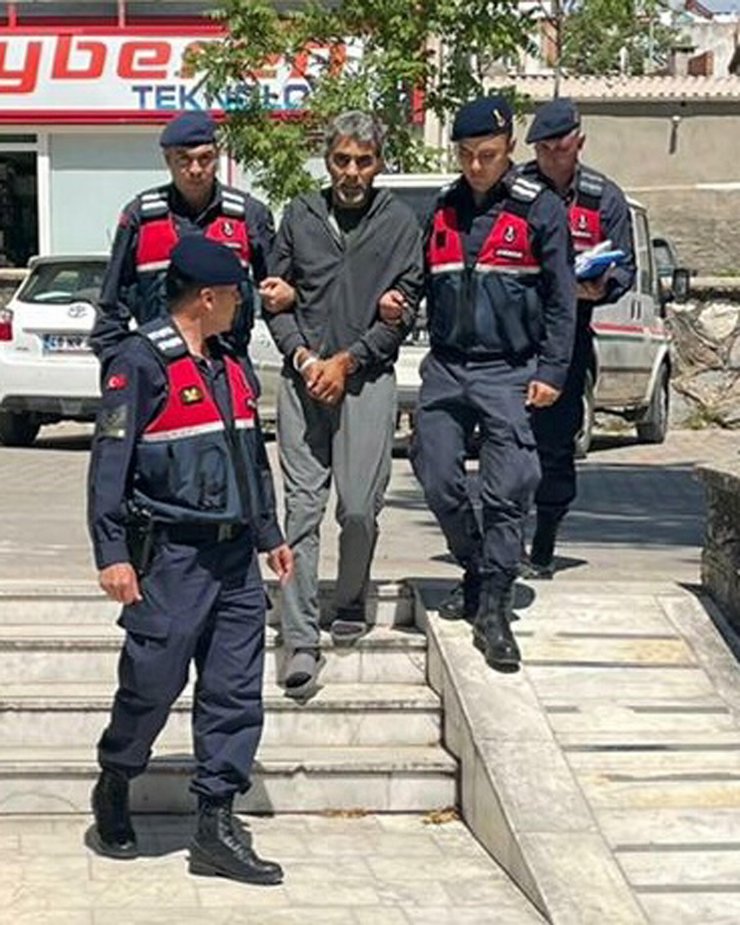 Otomobildeki çifte cinayetin şüphelisi eski koca tutuklandı