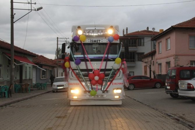 Tırlar sünnet düğününe renk kattı!