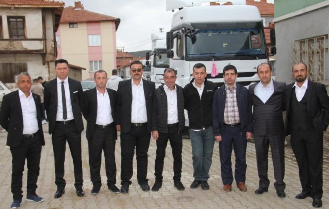 Tırlar sünnet düğününe renk kattı!