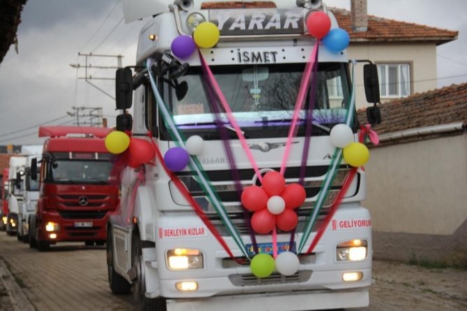 Tırlar sünnet düğününe renk kattı!