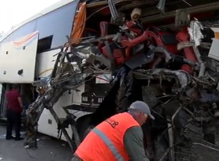 1 kişinin öldüğü kazada kamyon şoförü, otobüsü görmemiş