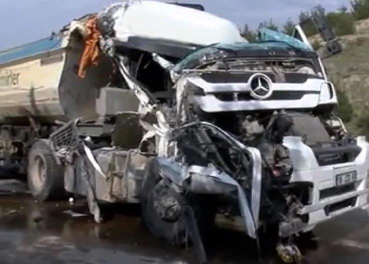 1 kişinin öldüğü kazada kamyon şoförü, otobüsü görmemiş