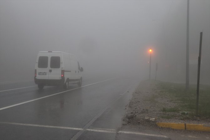 Bolu Dağı'nda sağanak ve yoğun sis etkili oluyor