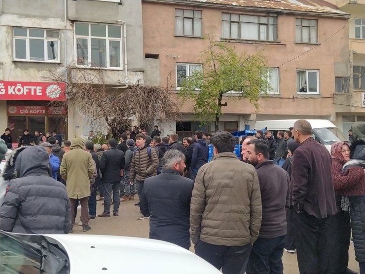 Araç park meselesi nedeniyle tartıştığı komşusunu öldürdü