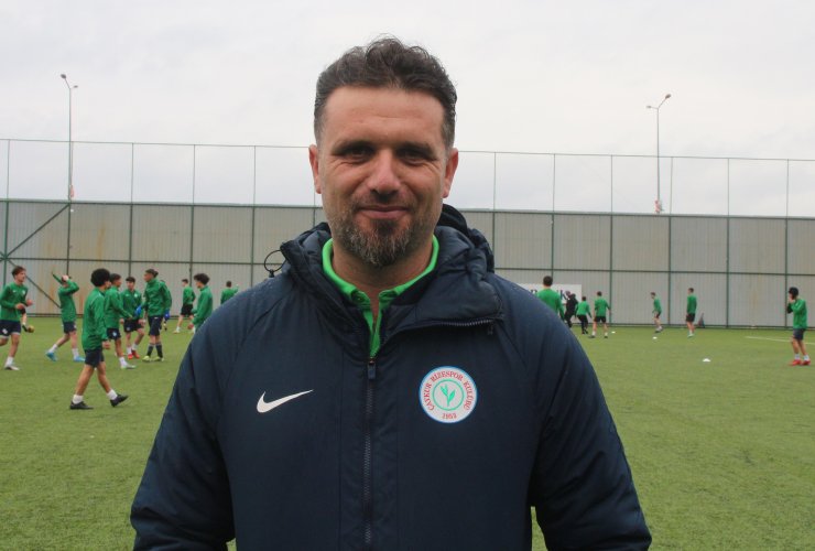 Beyin kanaması geçiren futbolcu, 5 ay sonra 'kaskla' döndü