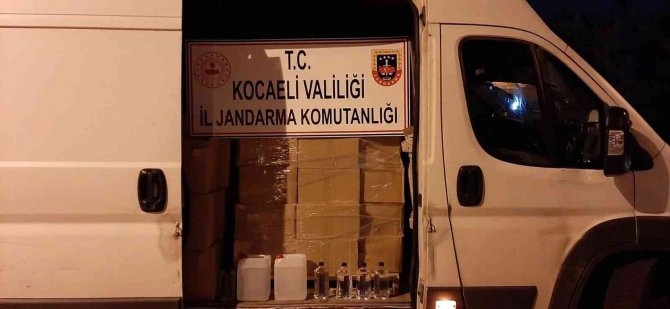 Bin 400 litre bandrolsüz etil alkol ele geçirildi