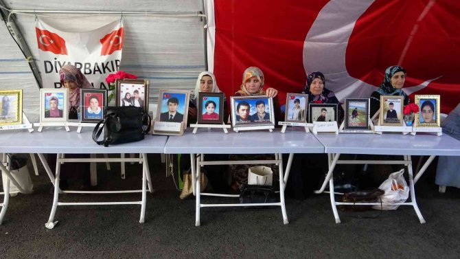 Evlat nöbeti 977’nci gününde