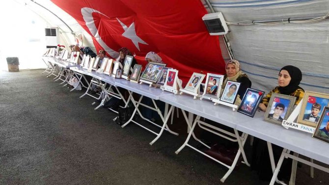 Evlat nöbeti 977’nci gününde