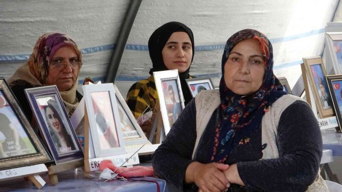 Evlat nöbeti 977’nci gününde