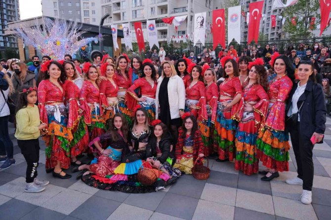 Hıdırellez dansla, şarkıyla kutlandı