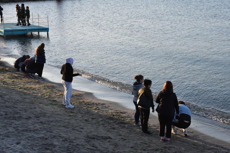 Hıdırellez dileklerini denize bıraktılar