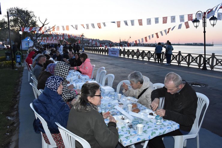 Hıdırellez dileklerini denize bıraktılar