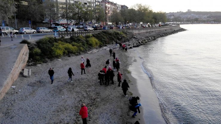 Hıdırellez dileklerini denize bıraktılar