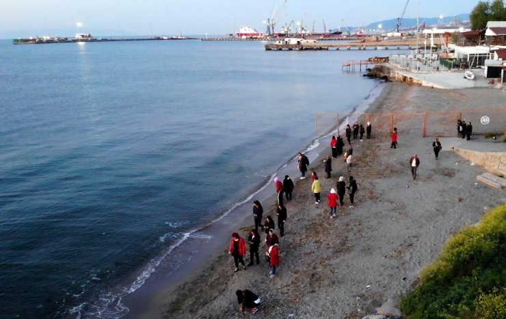 Hıdırellez dileklerini denize bıraktılar